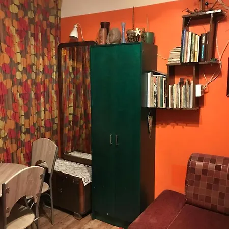 Cozy For Up To 3 Travellers, With Kitchen And Bath Apartment